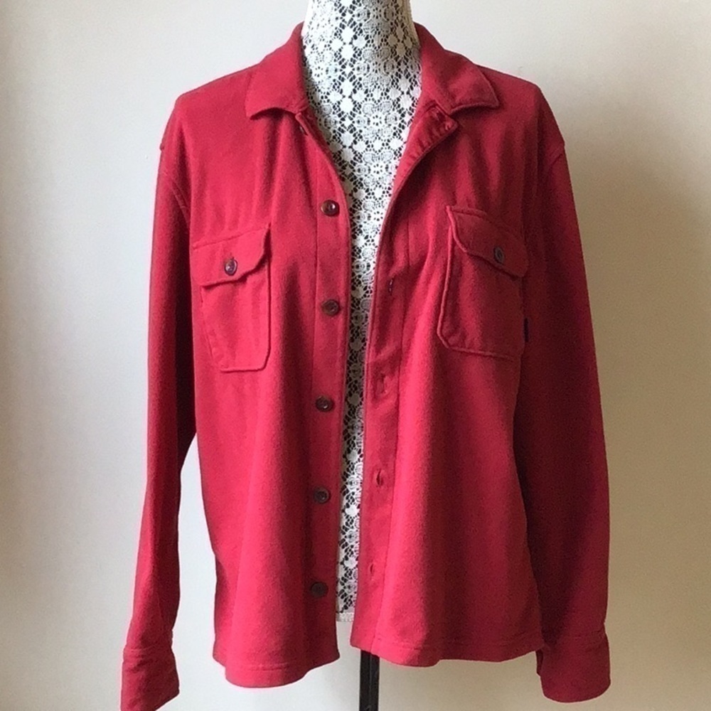 𝅺BASS red fleece shacket.